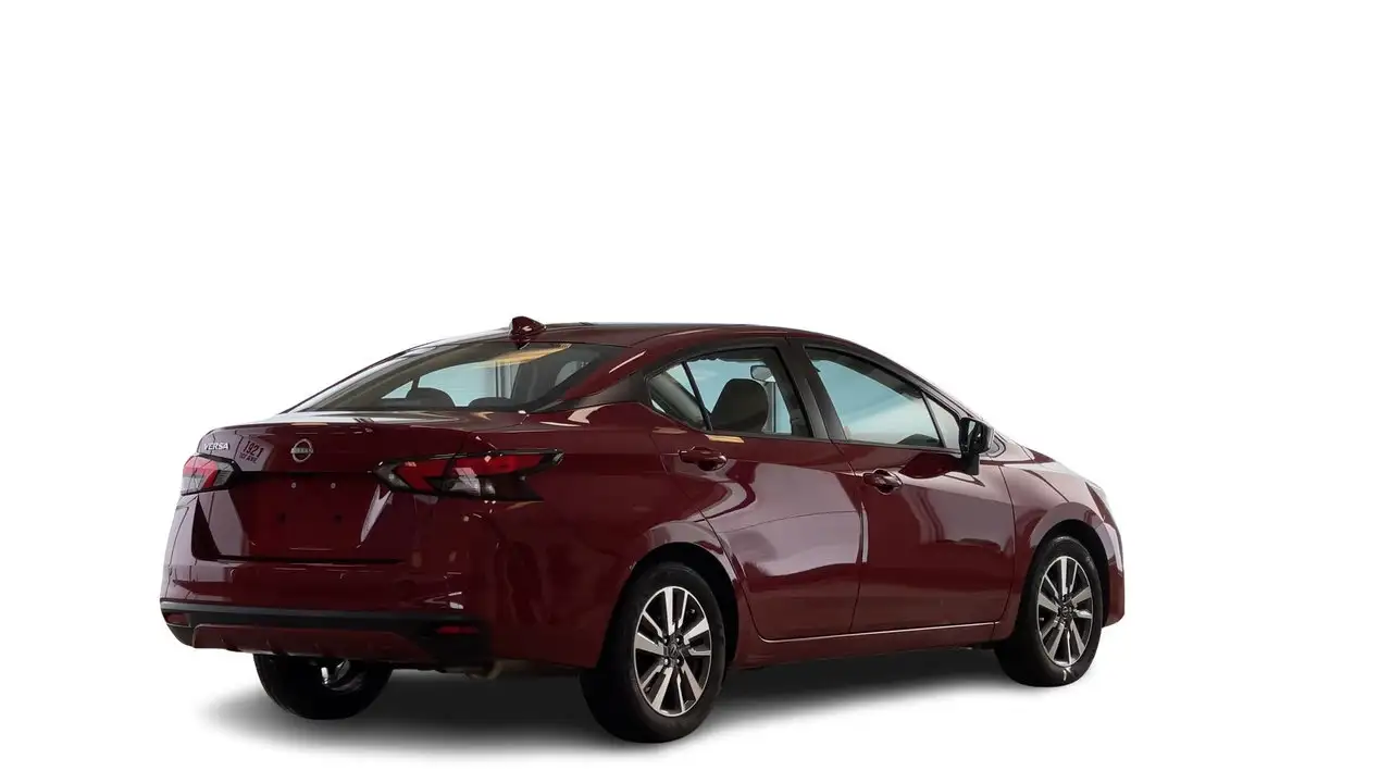 Nissan Versa снимка Nissan Versa