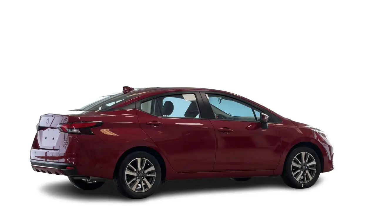 Nissan Versa снимка Nissan Versa