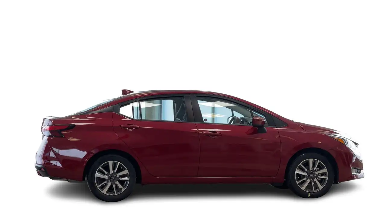 Nissan Versa снимка Nissan Versa