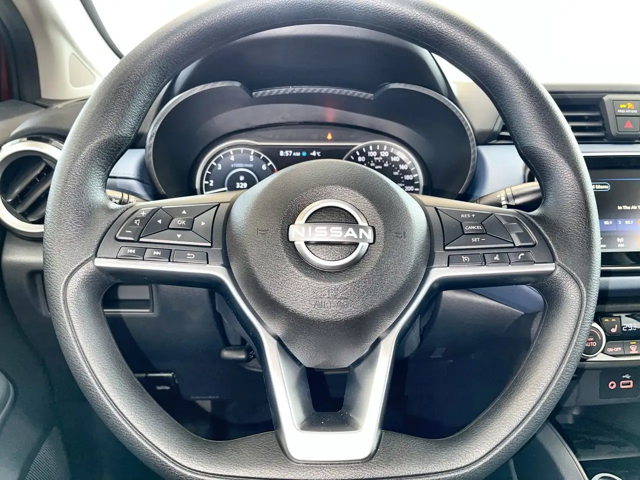 Nissan Versa снимка Nissan Versa