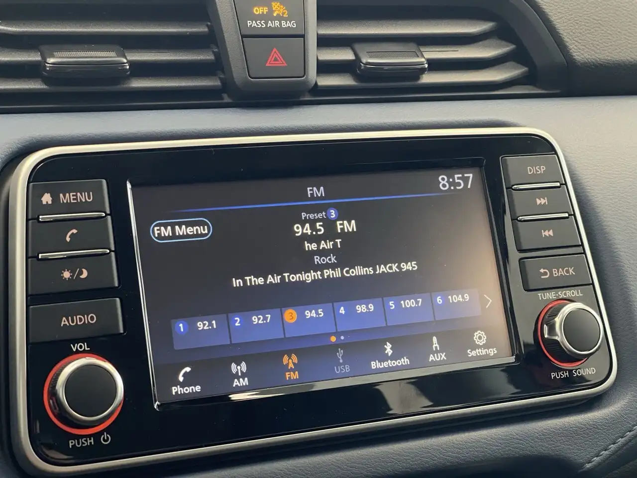 Nissan Versa снимка Nissan Versa
