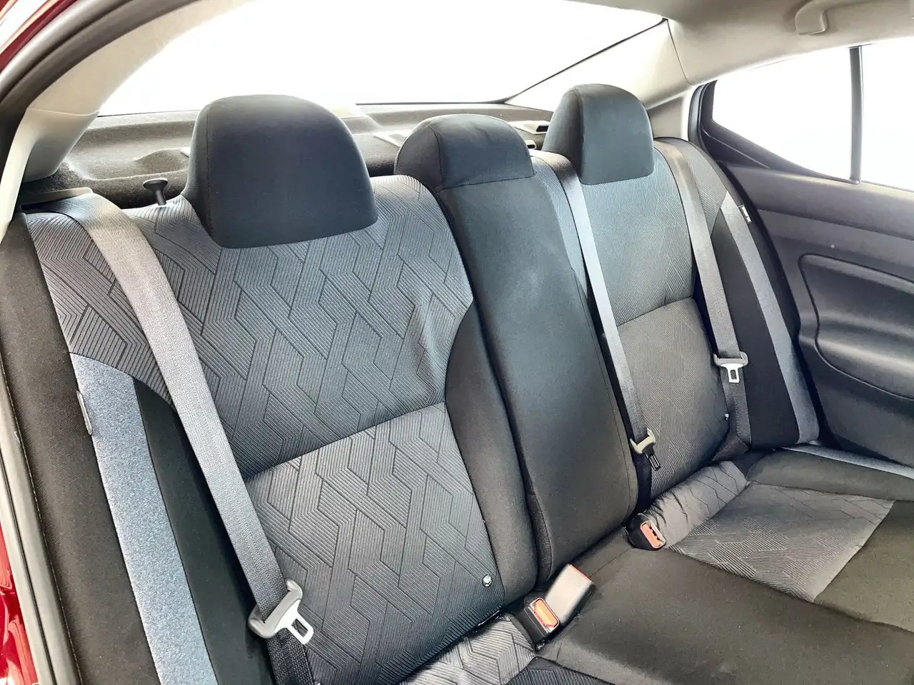 Nissan Versa снимка Nissan Versa