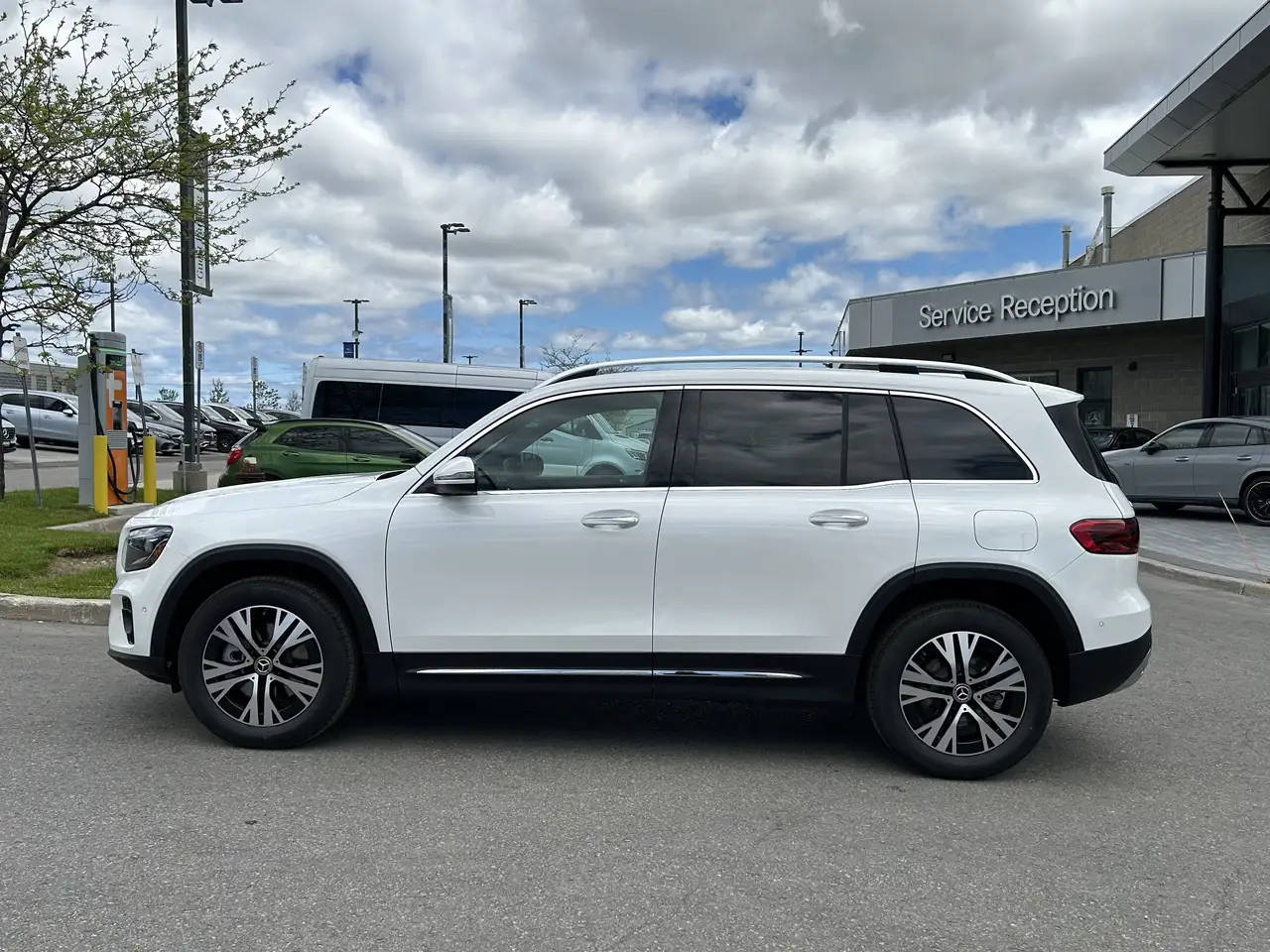 Mercedes-Benz GLB снимка Mercedes-Benz GLB