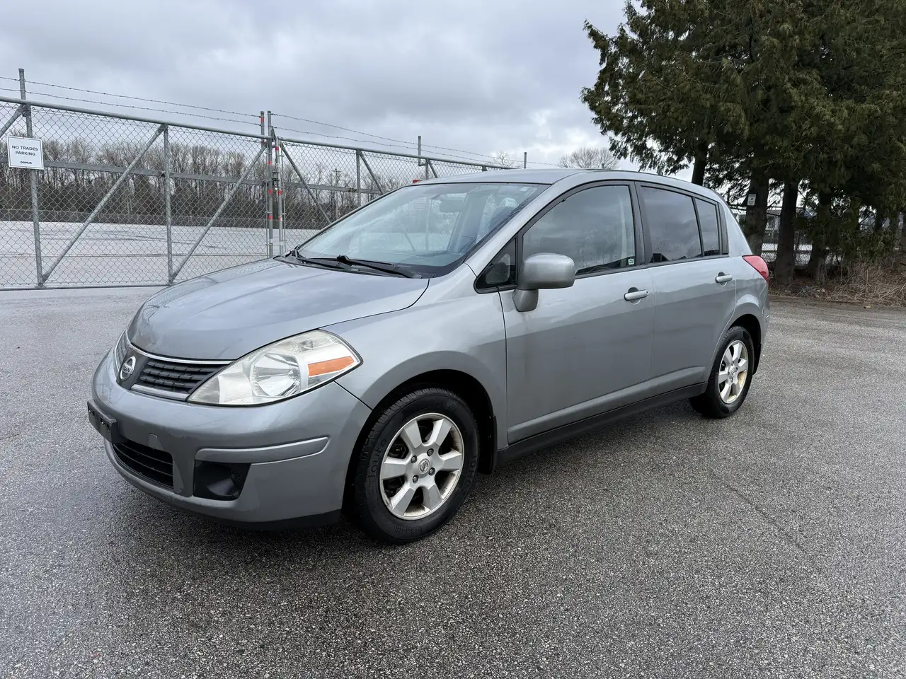 Nissan Versa photo Nissan Versa