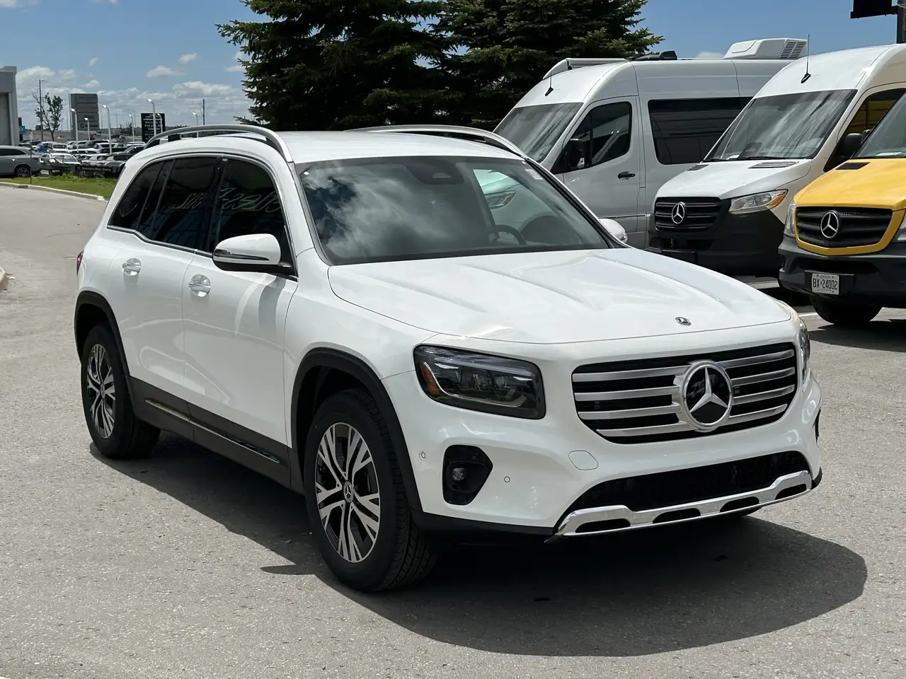 Mercedes-Benz GLB снимка Mercedes-Benz GLB