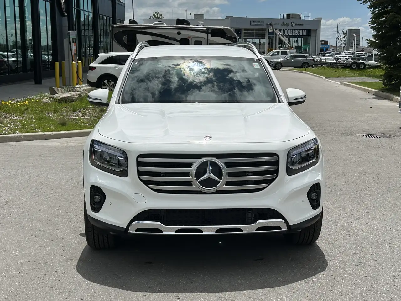 Mercedes-Benz GLB снимка Mercedes-Benz GLB