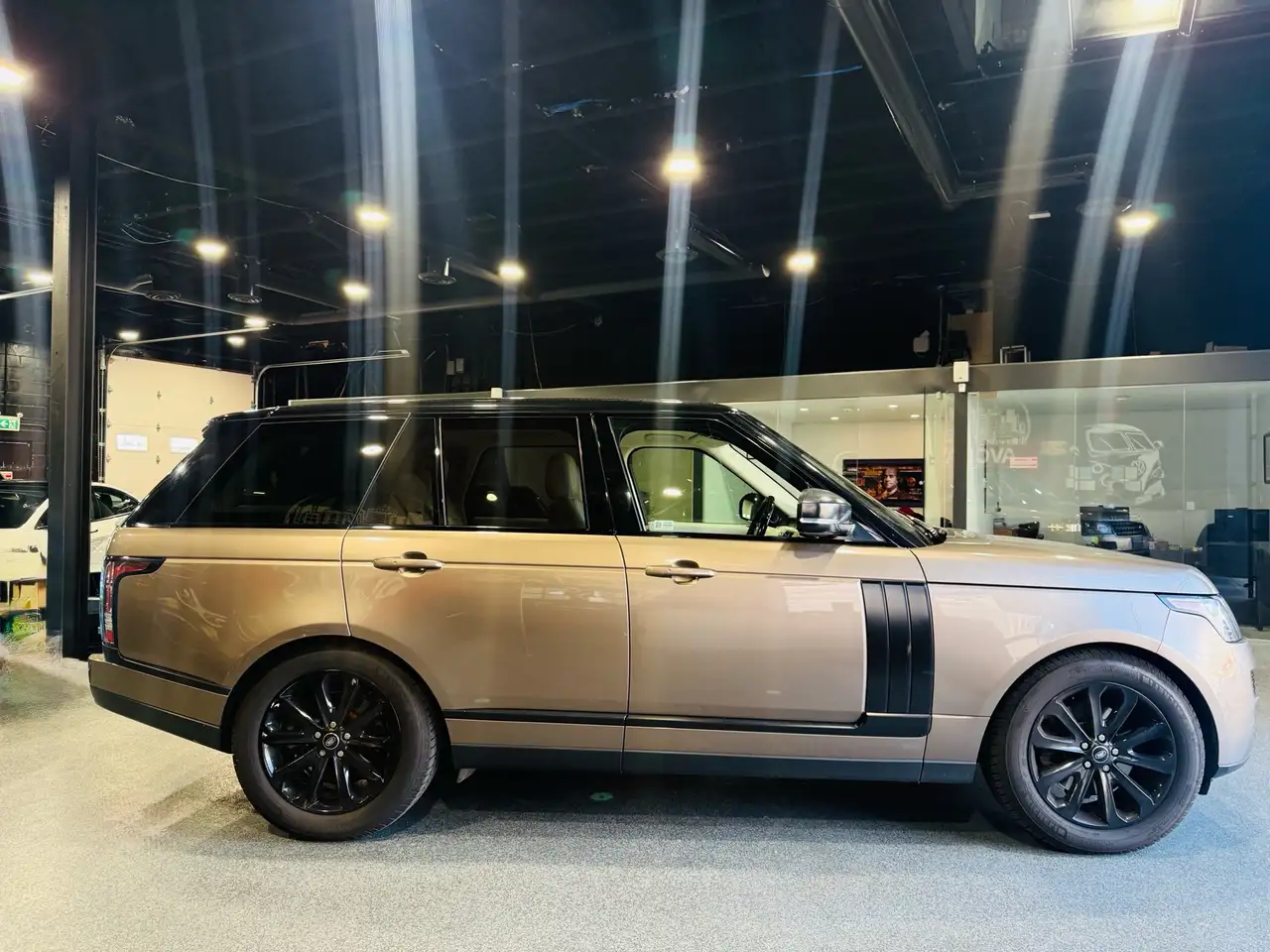 Land Rover Range Rover photo Land Rover Range Rover