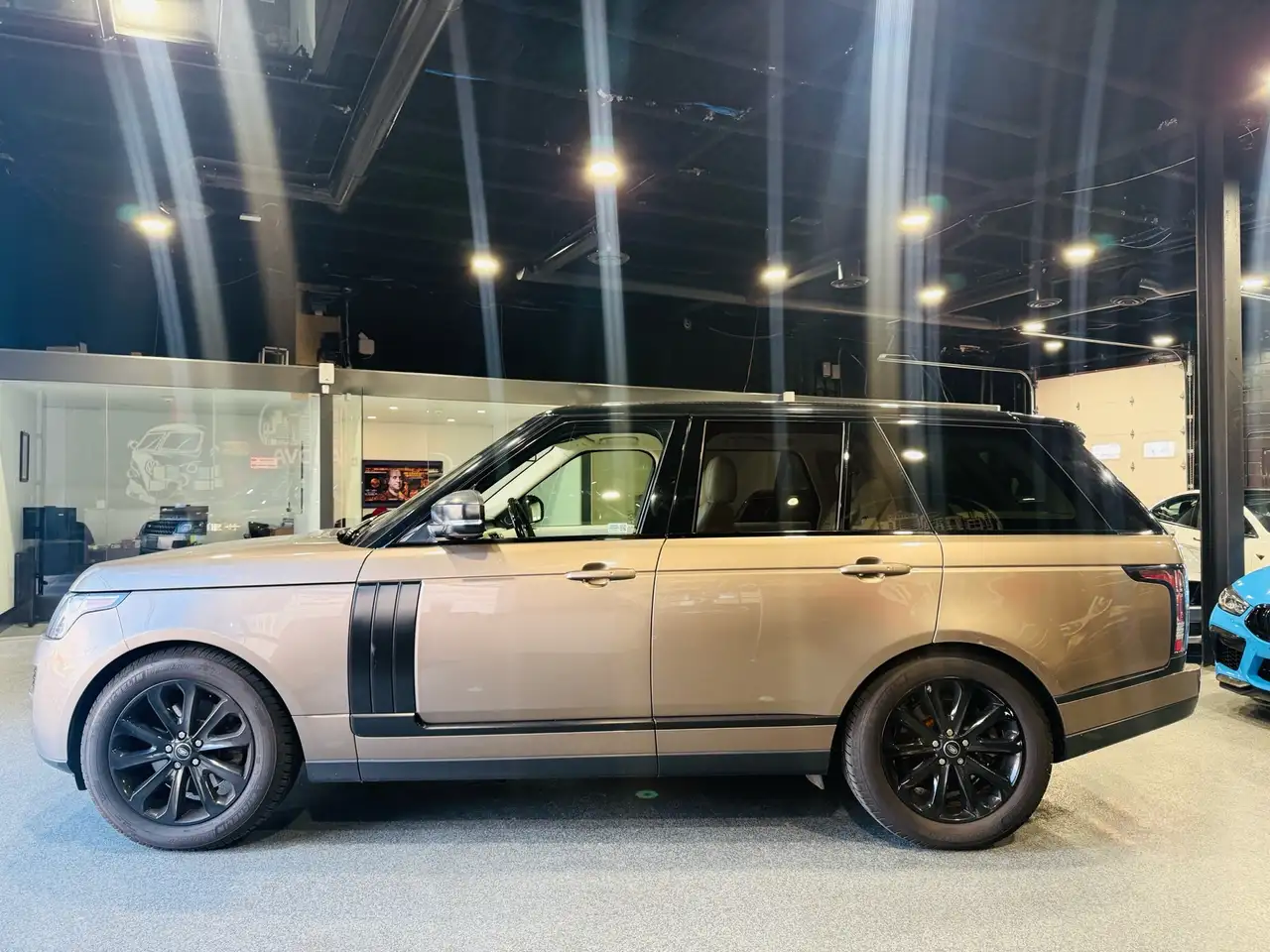 Land Rover Range Rover photo Land Rover Range Rover