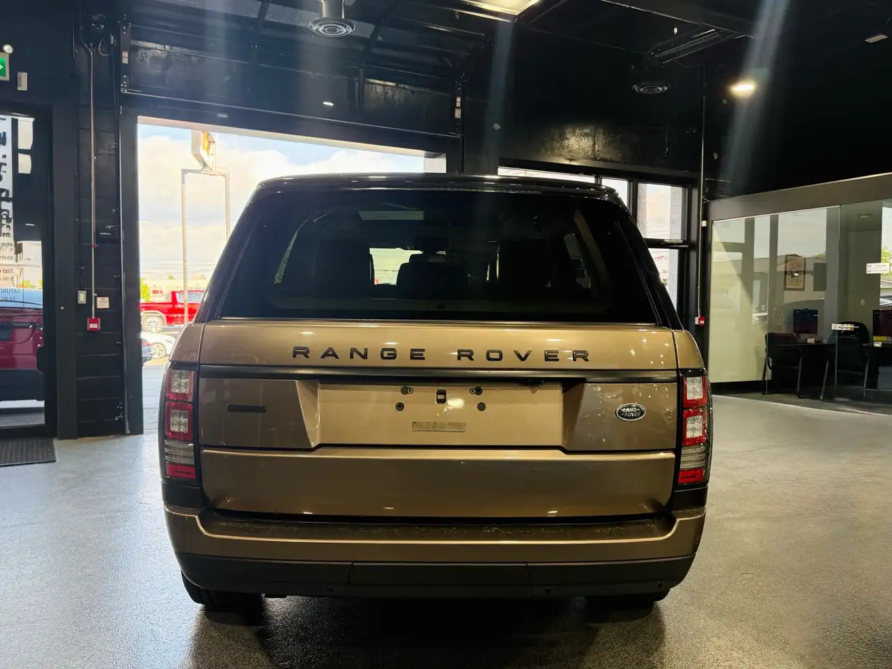 Land Rover Range Rover photo Land Rover Range Rover
