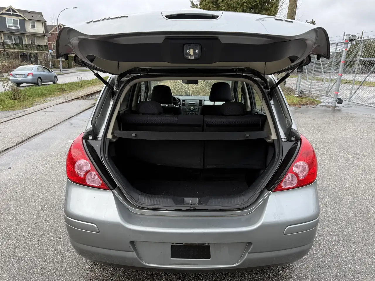 Nissan Versa photo Nissan Versa