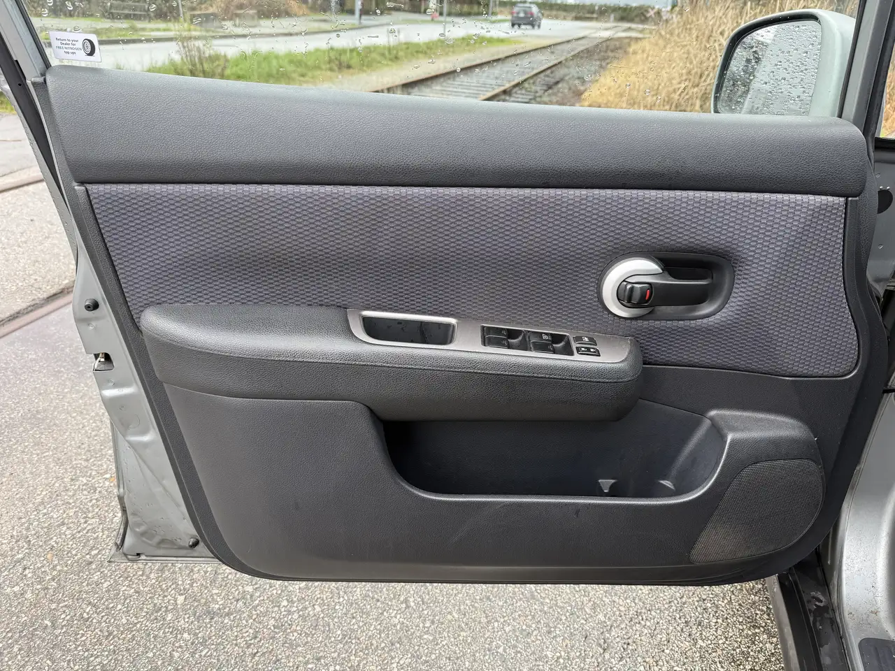 Nissan Versa photo Nissan Versa