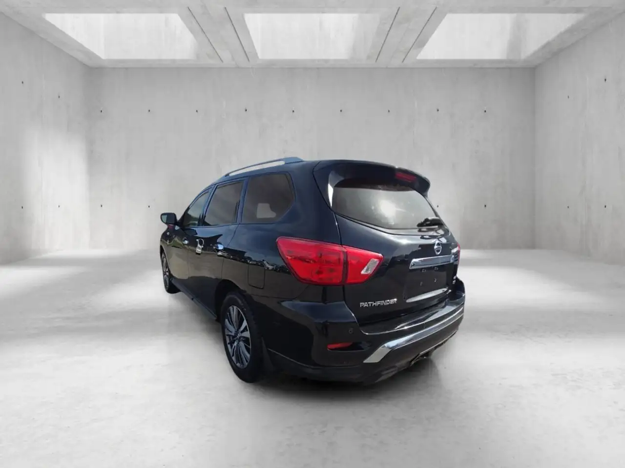 Nissan Pathfinder снимка Nissan Pathfinder