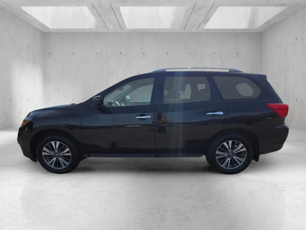 Nissan Pathfinder снимка Nissan Pathfinder