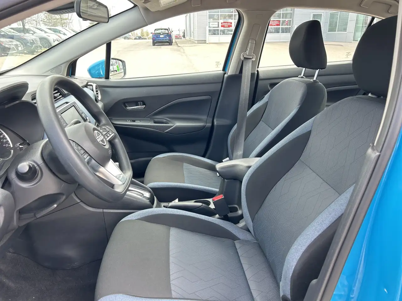 Nissan Versa photo Nissan Versa