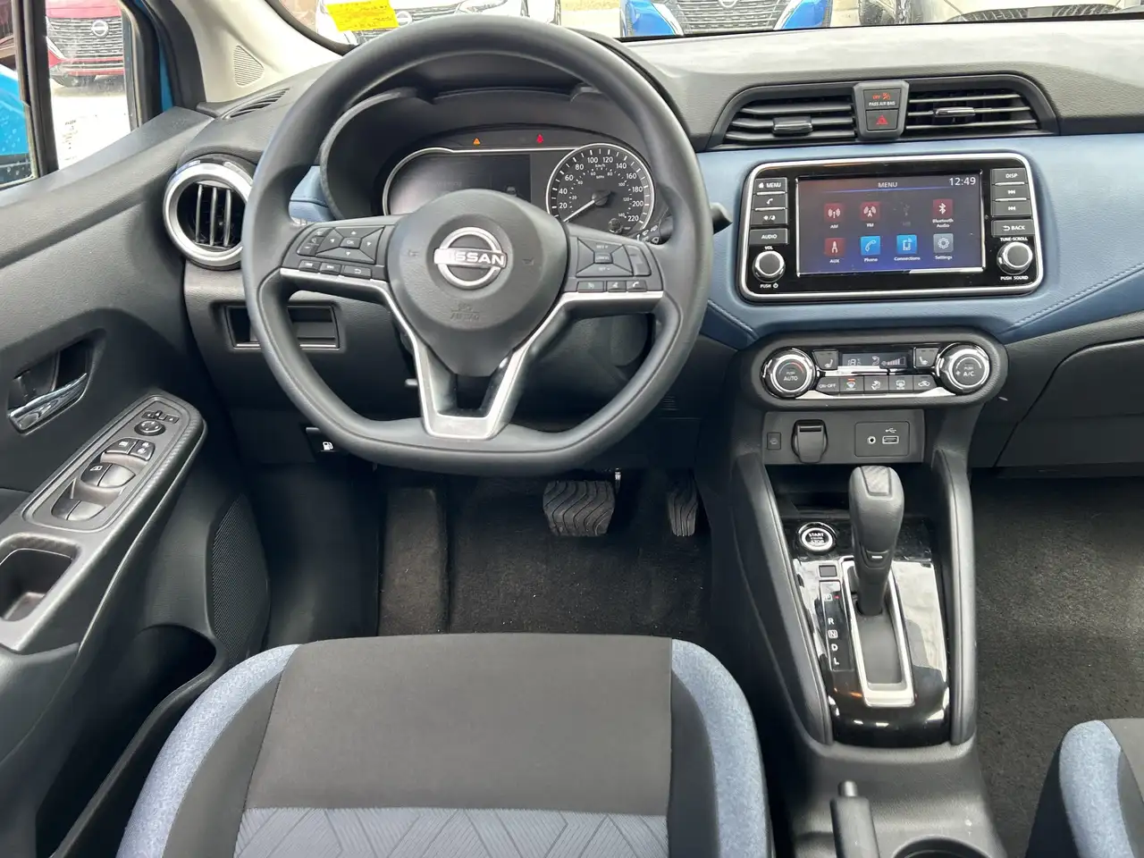 Nissan Versa photo Nissan Versa