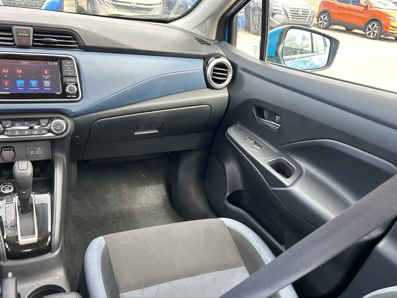 Nissan Versa photo Nissan Versa
