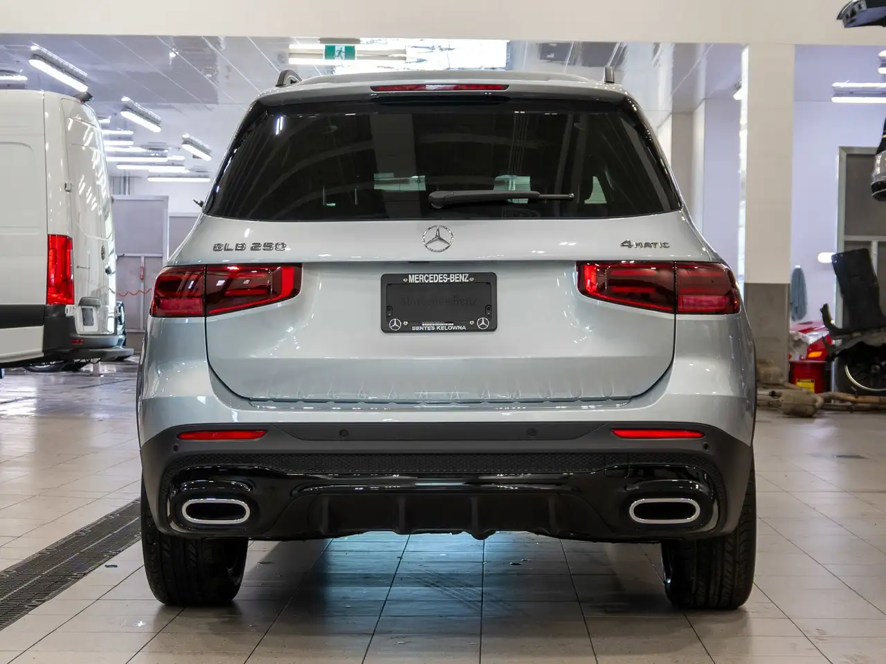 Mercedes-Benz GLB снимка Mercedes-Benz GLB