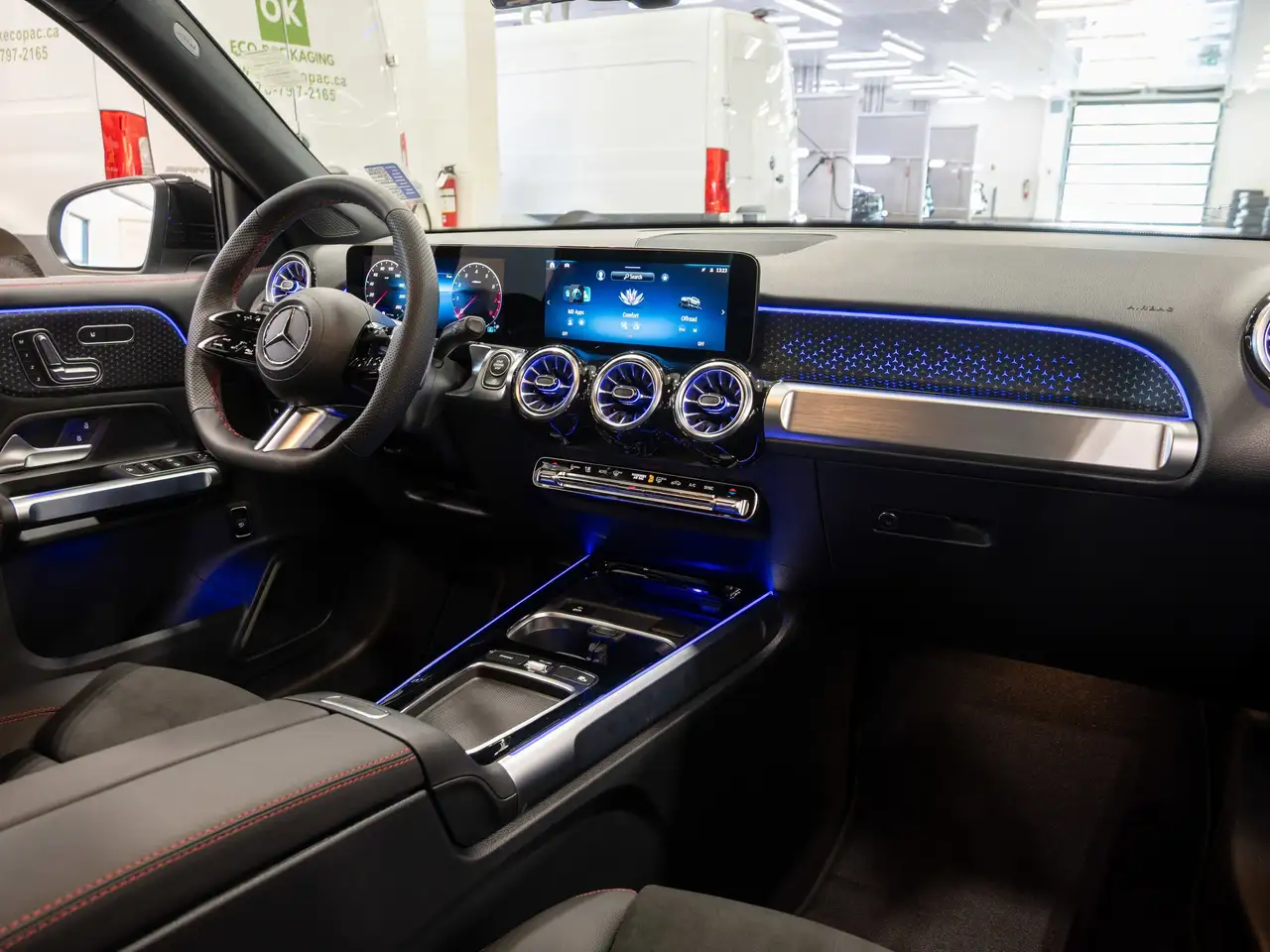 Mercedes-Benz GLB снимка Mercedes-Benz GLB