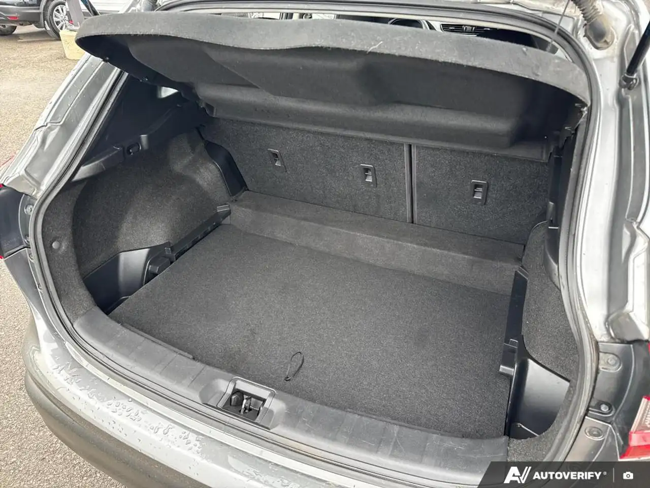 Nissan Qashqai снимка Nissan Qashqai