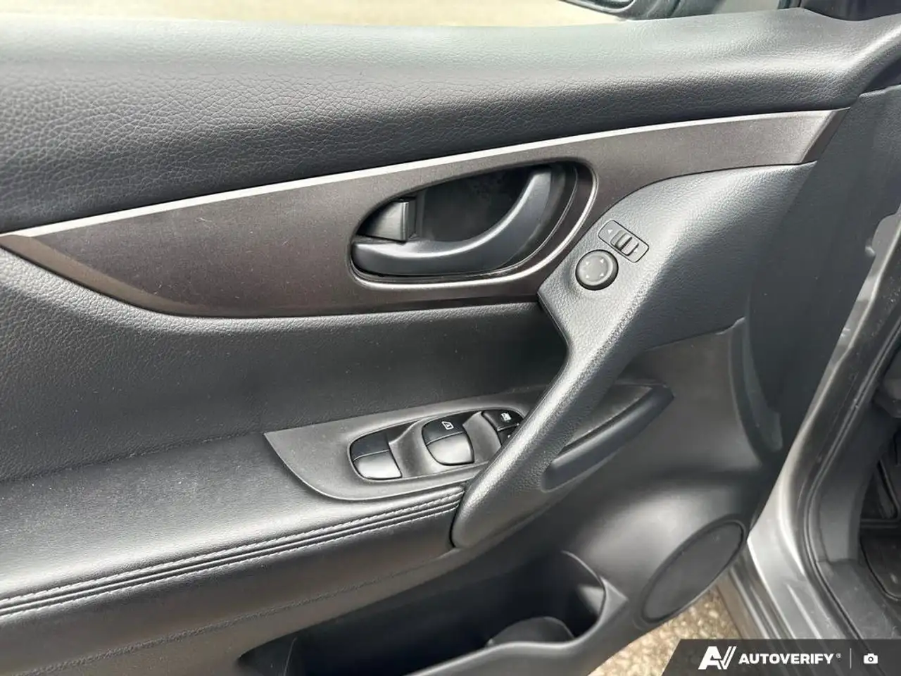 Nissan Qashqai снимка Nissan Qashqai