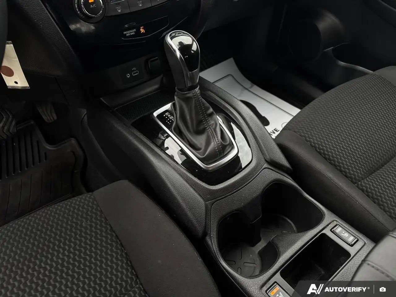 Nissan Qashqai снимка Nissan Qashqai