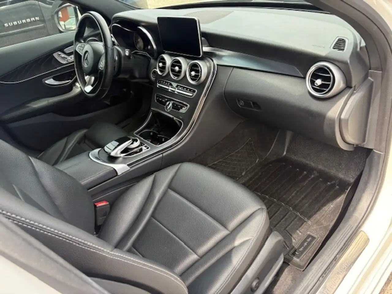 Mercedes-Benz C-Class снимка Mercedes-Benz C-Class