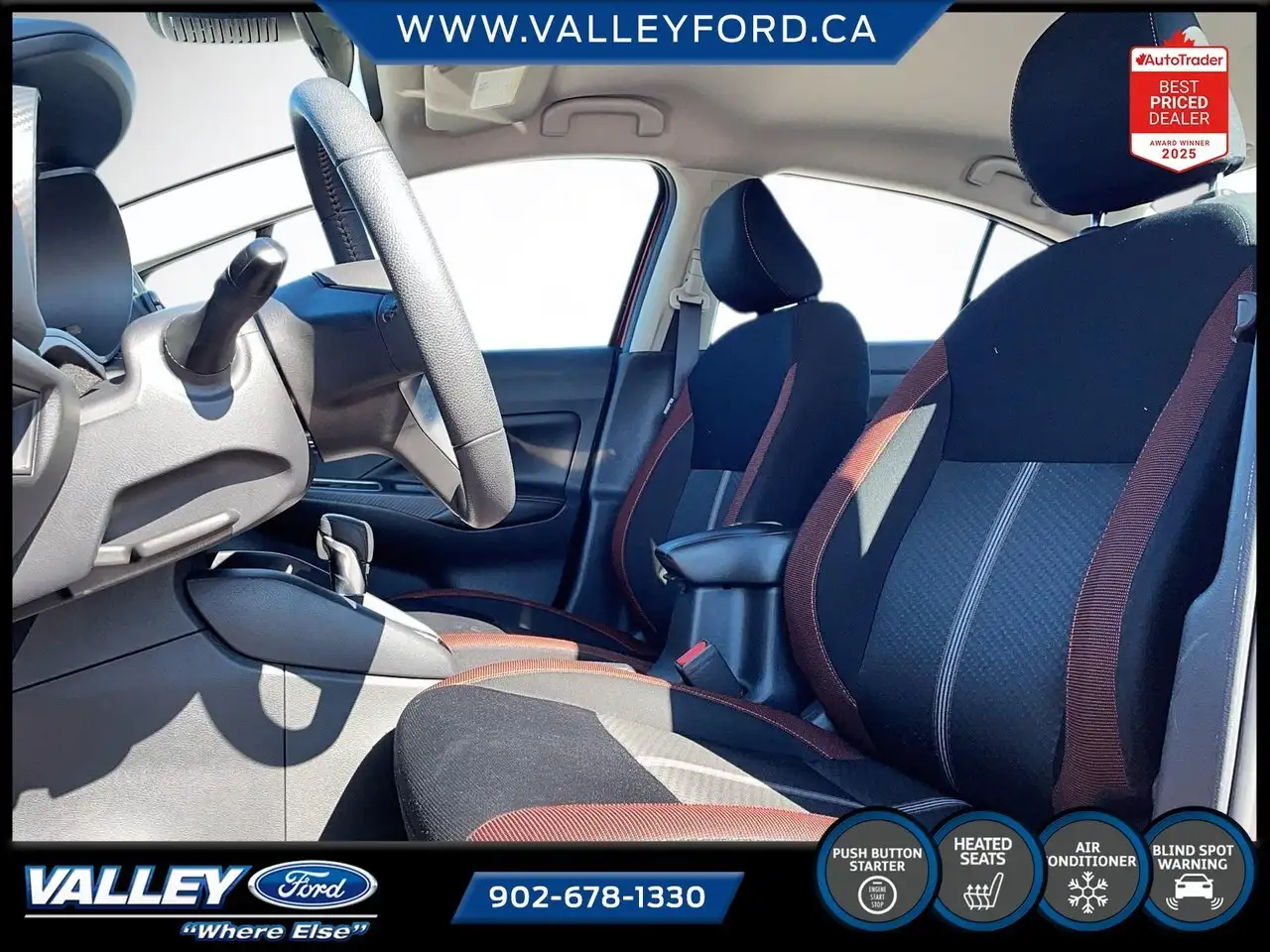 Nissan Versa снимка Nissan Versa