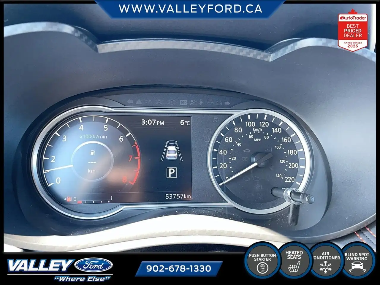 Nissan Versa снимка Nissan Versa