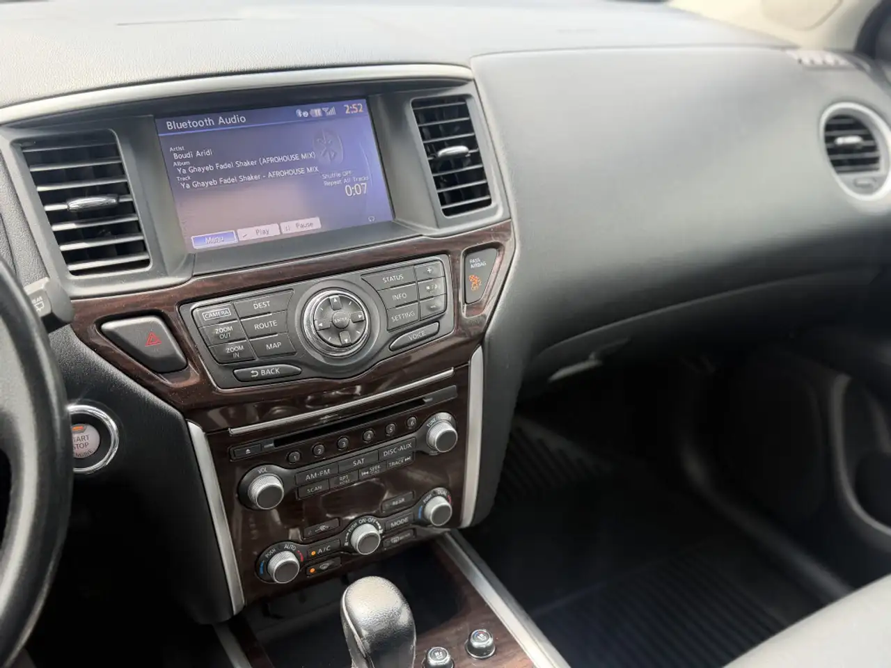 Nissan Pathfinder fotografie Nissan Pathfinder