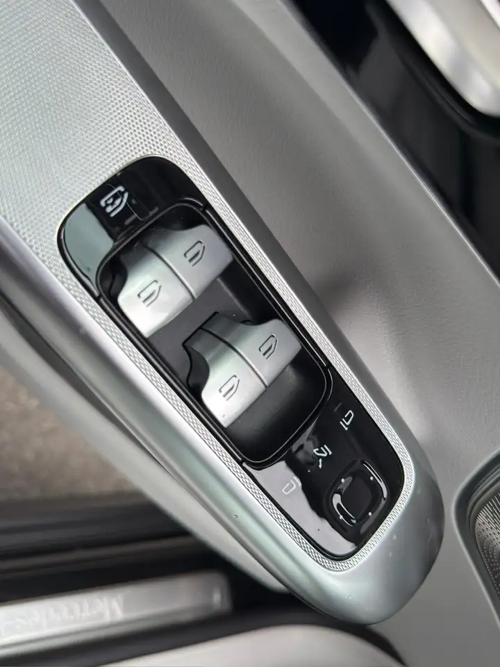 Mercedes-Benz EQE снимка Mercedes-Benz EQE