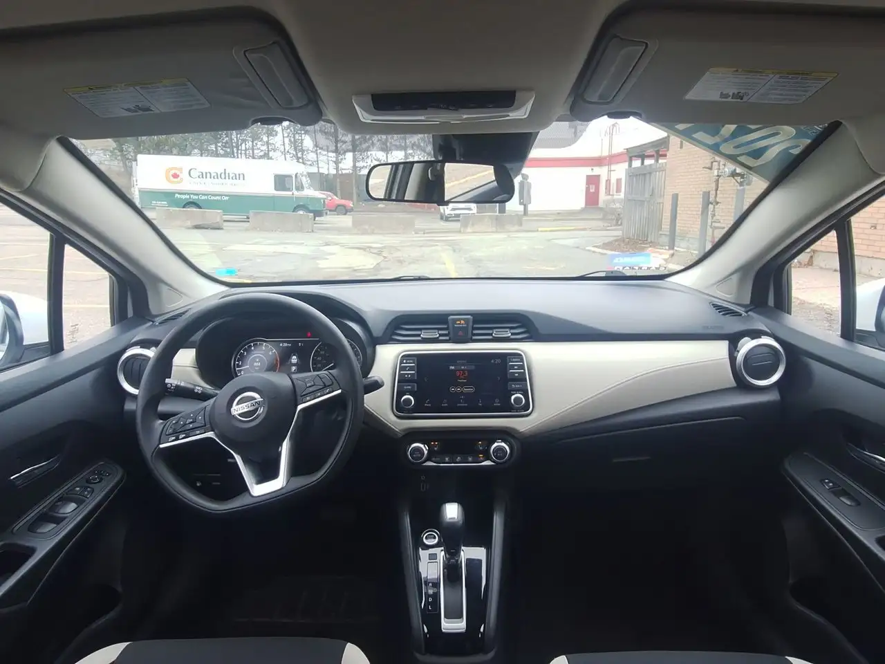 Nissan Versa fotografie Nissan Versa