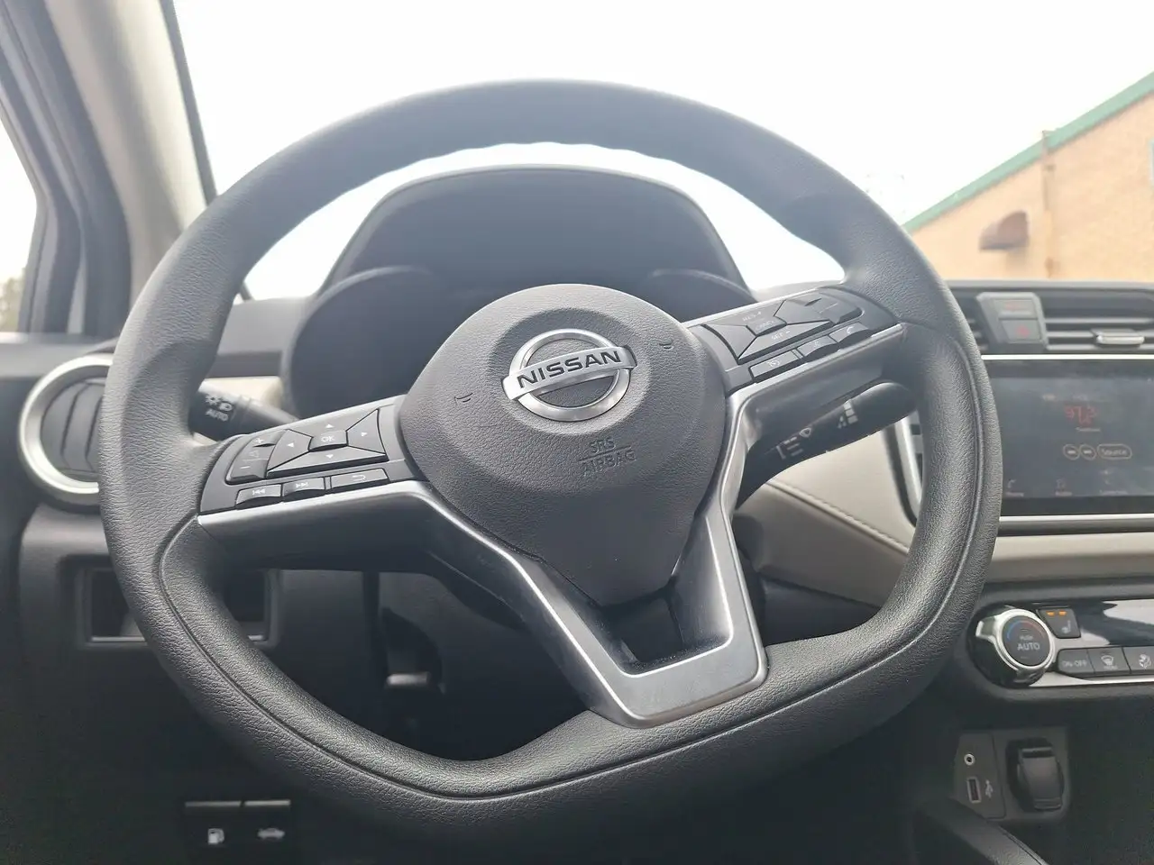 Nissan Versa fotografie Nissan Versa