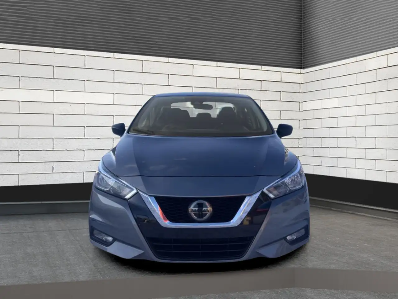 Nissan Versa снимка Nissan Versa