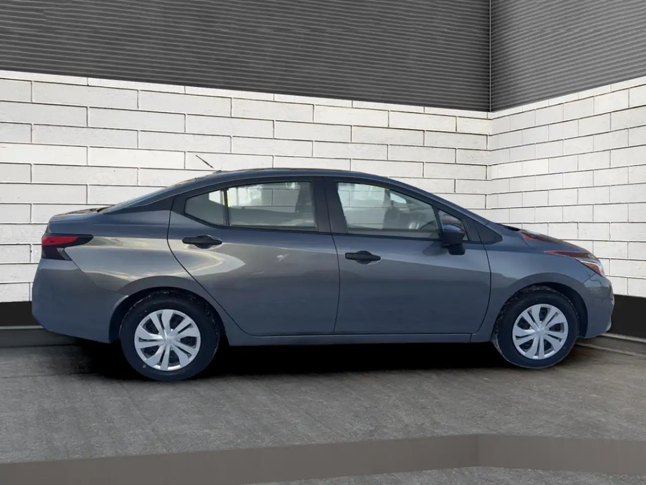 Nissan Versa снимка Nissan Versa