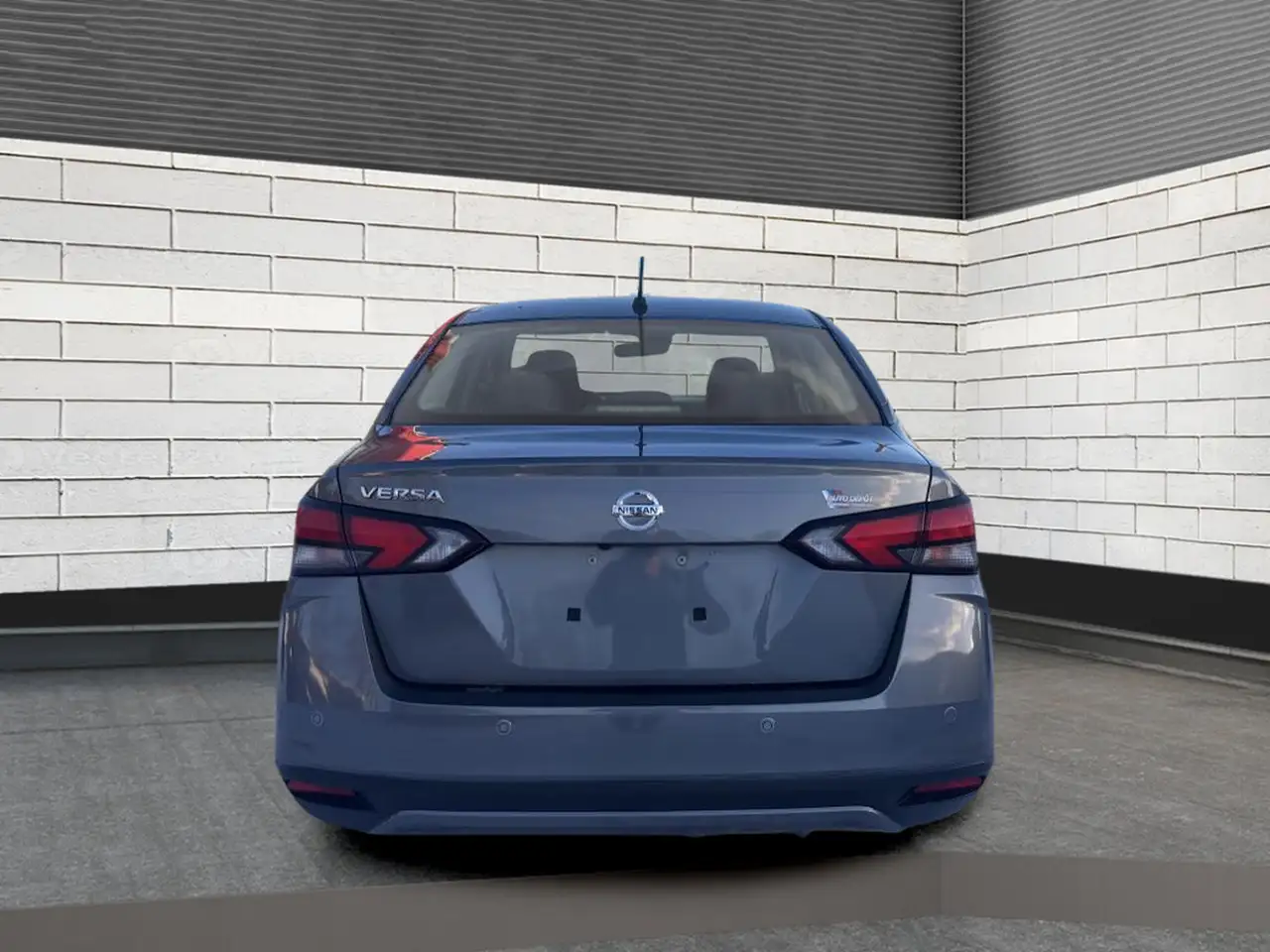 Nissan Versa снимка Nissan Versa