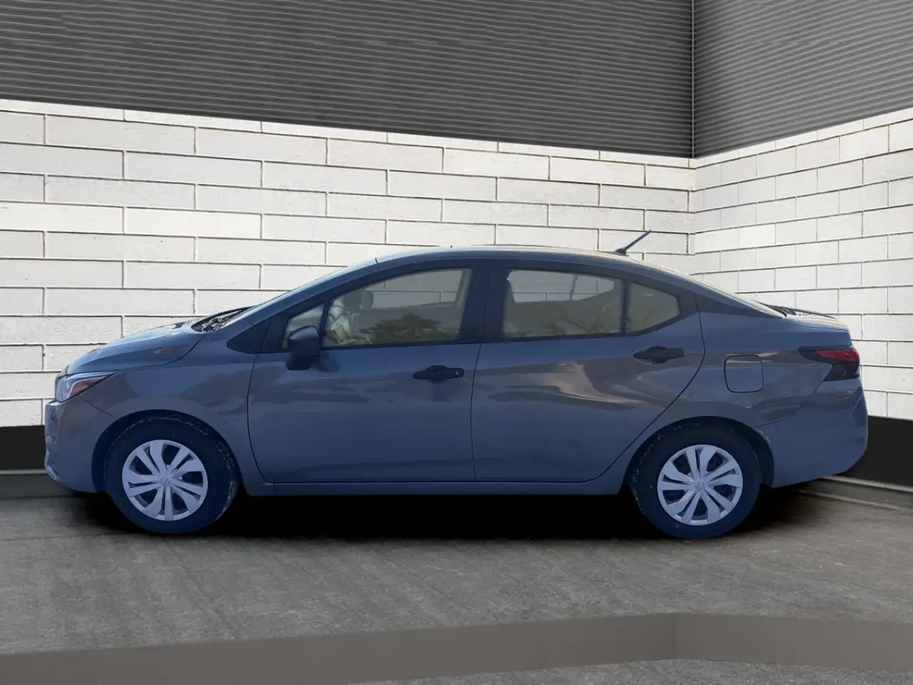 Nissan Versa снимка Nissan Versa