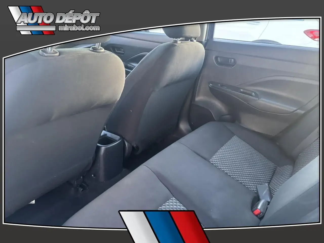 Nissan Versa снимка Nissan Versa