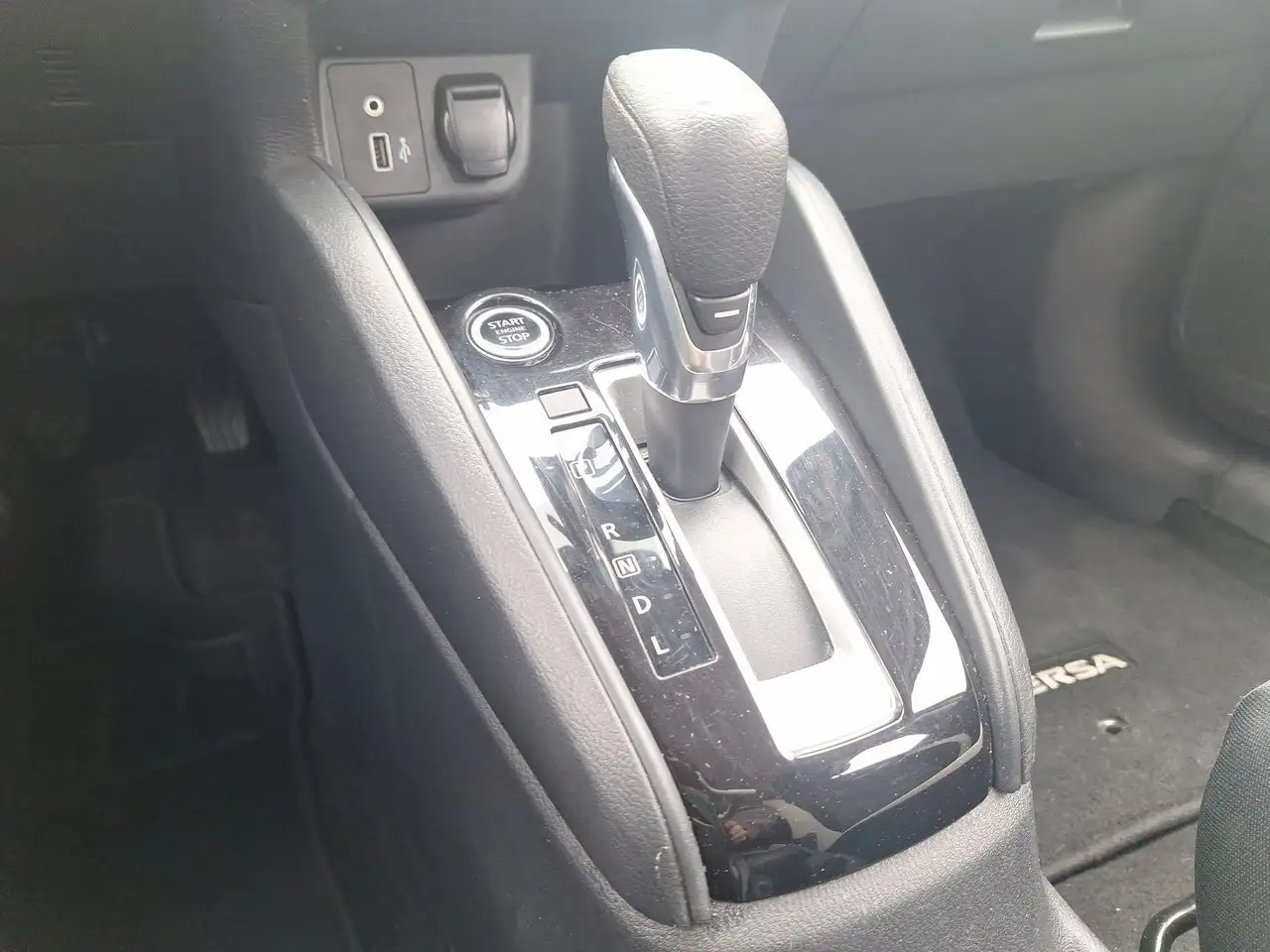 Nissan Versa fotografie Nissan Versa