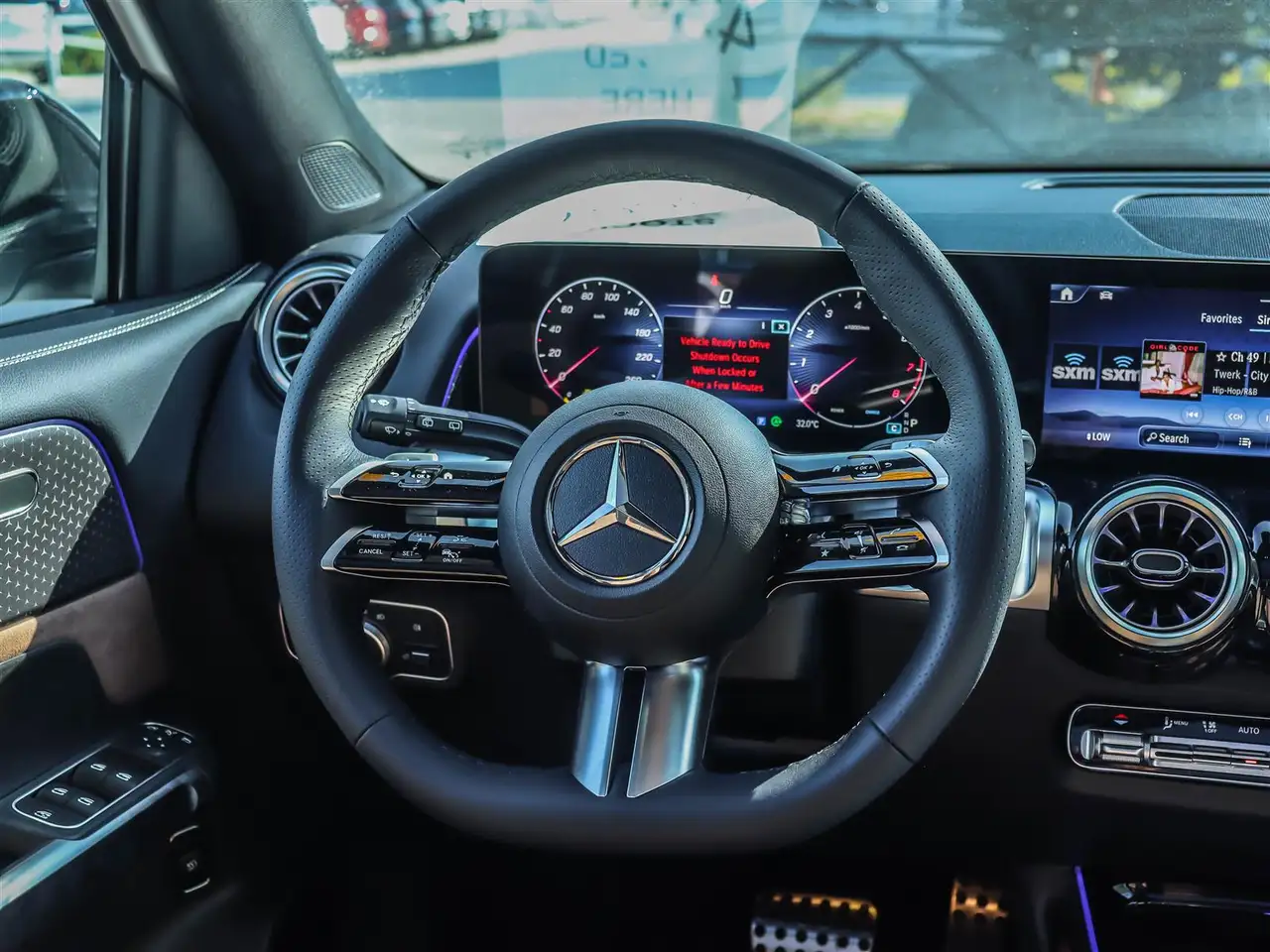 Mercedes-Benz GLB снимка Mercedes-Benz GLB