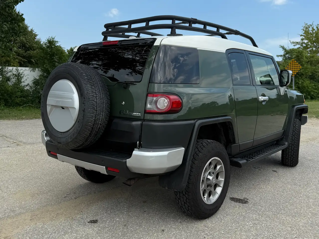 Toyota FJ Cruiser снимка Toyota FJ Cruiser