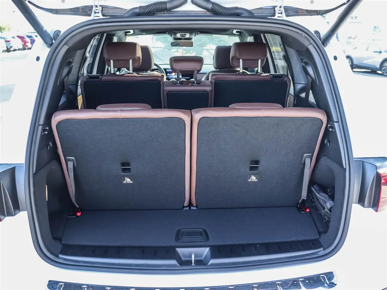 Mercedes-Benz GLB снимка Mercedes-Benz GLB