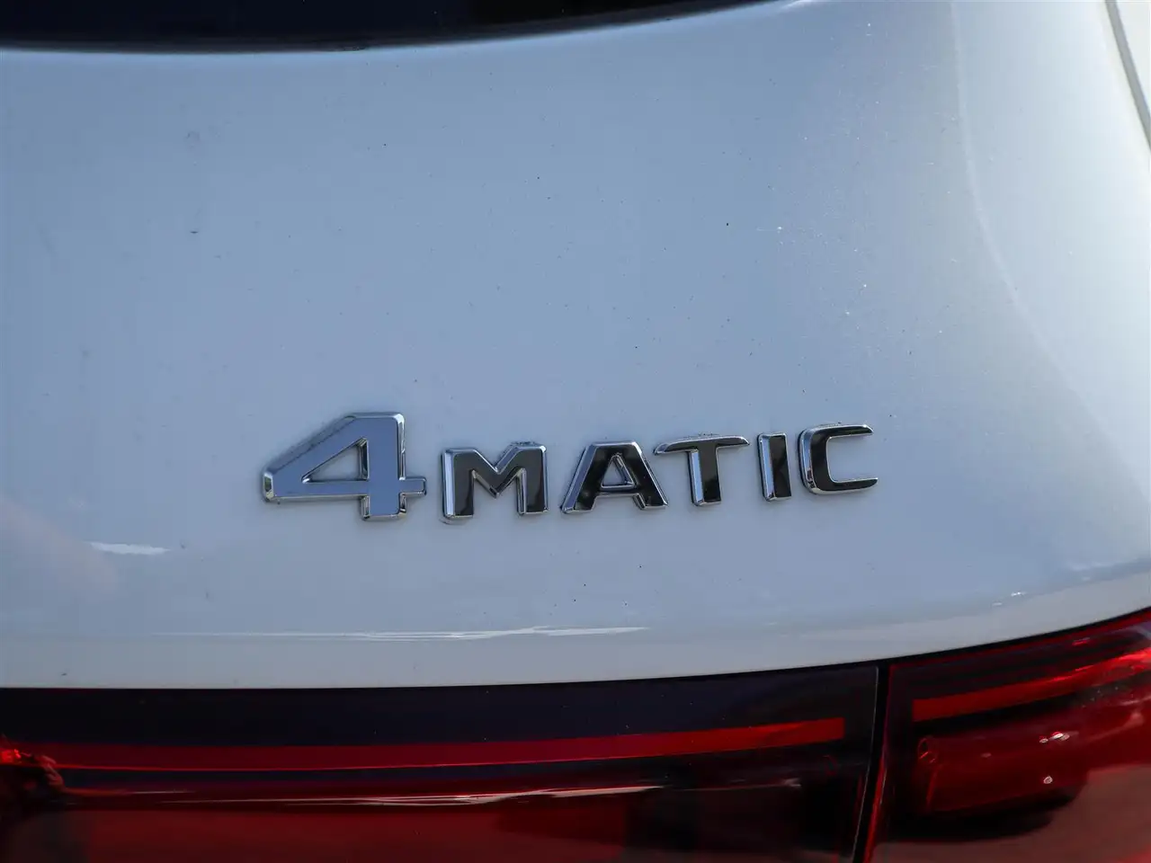 Mercedes-Benz GLB снимка Mercedes-Benz GLB