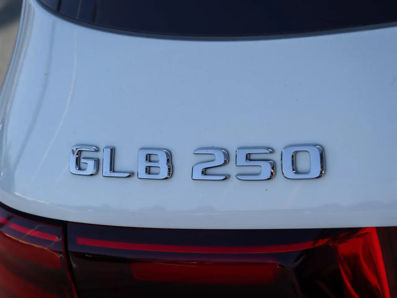 Mercedes-Benz GLB снимка Mercedes-Benz GLB
