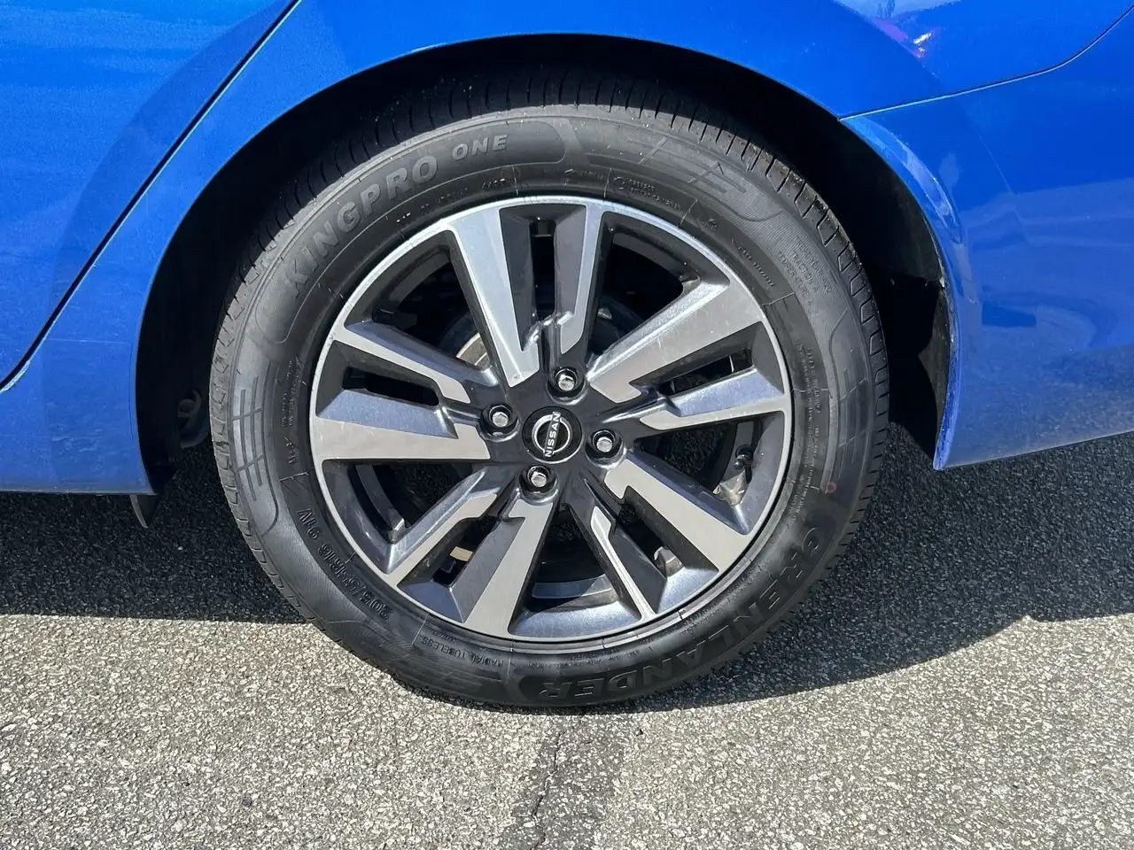 Nissan Versa снимка Nissan Versa