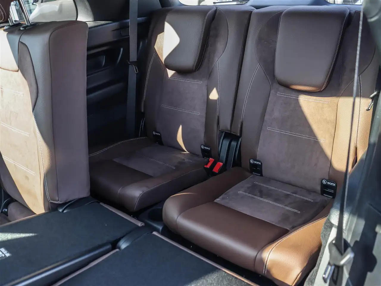 Mercedes-Benz GLB снимка Mercedes-Benz GLB