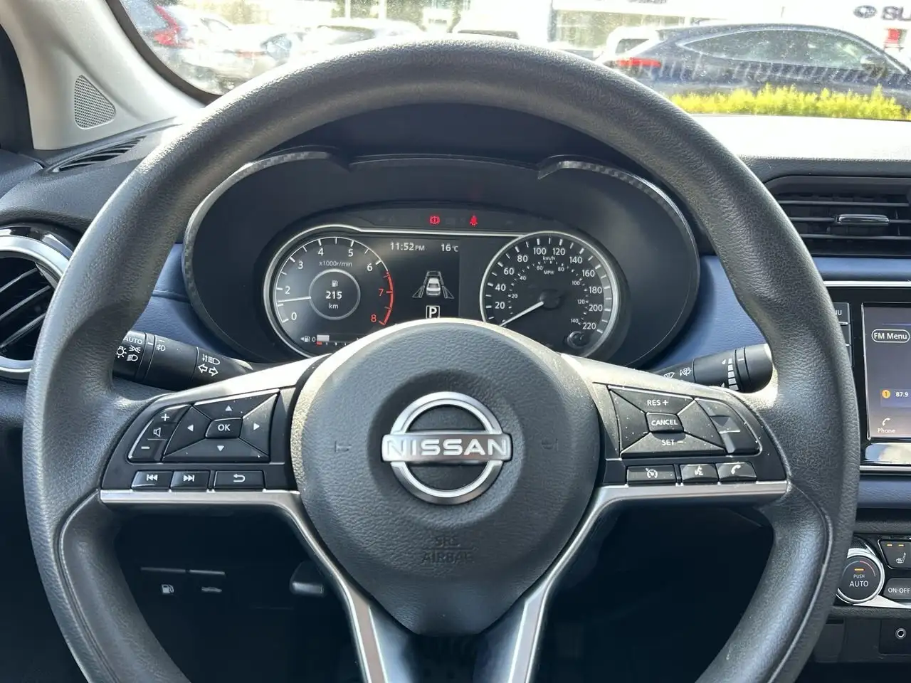 Nissan Versa снимка Nissan Versa