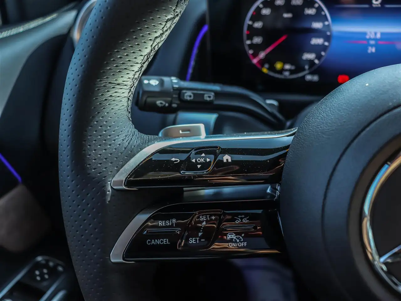 Mercedes-Benz GLB снимка Mercedes-Benz GLB
