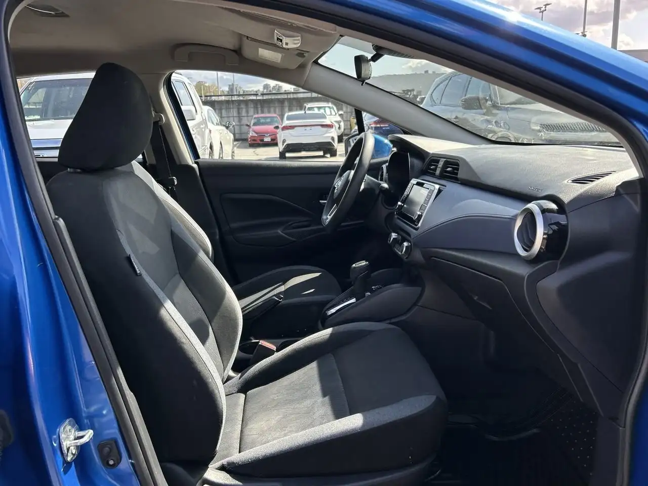 Nissan Versa снимка Nissan Versa