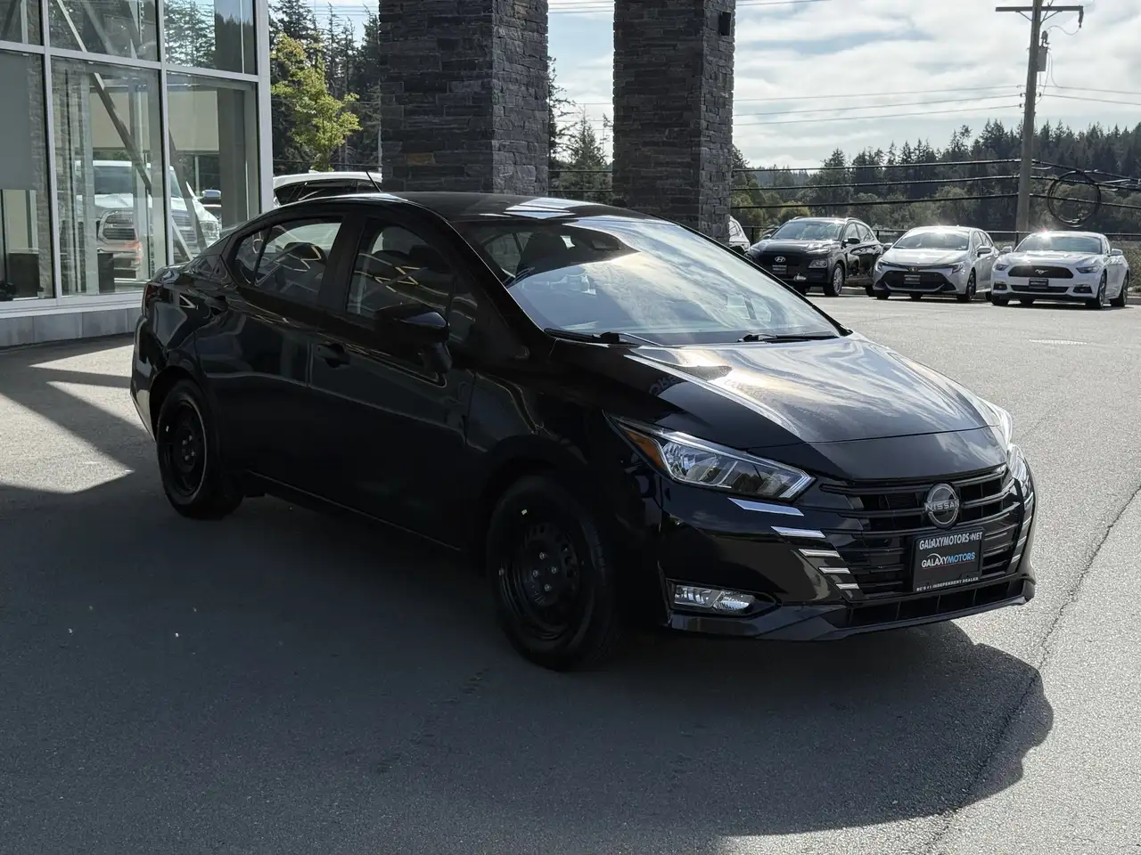 Nissan Versa снимка Nissan Versa