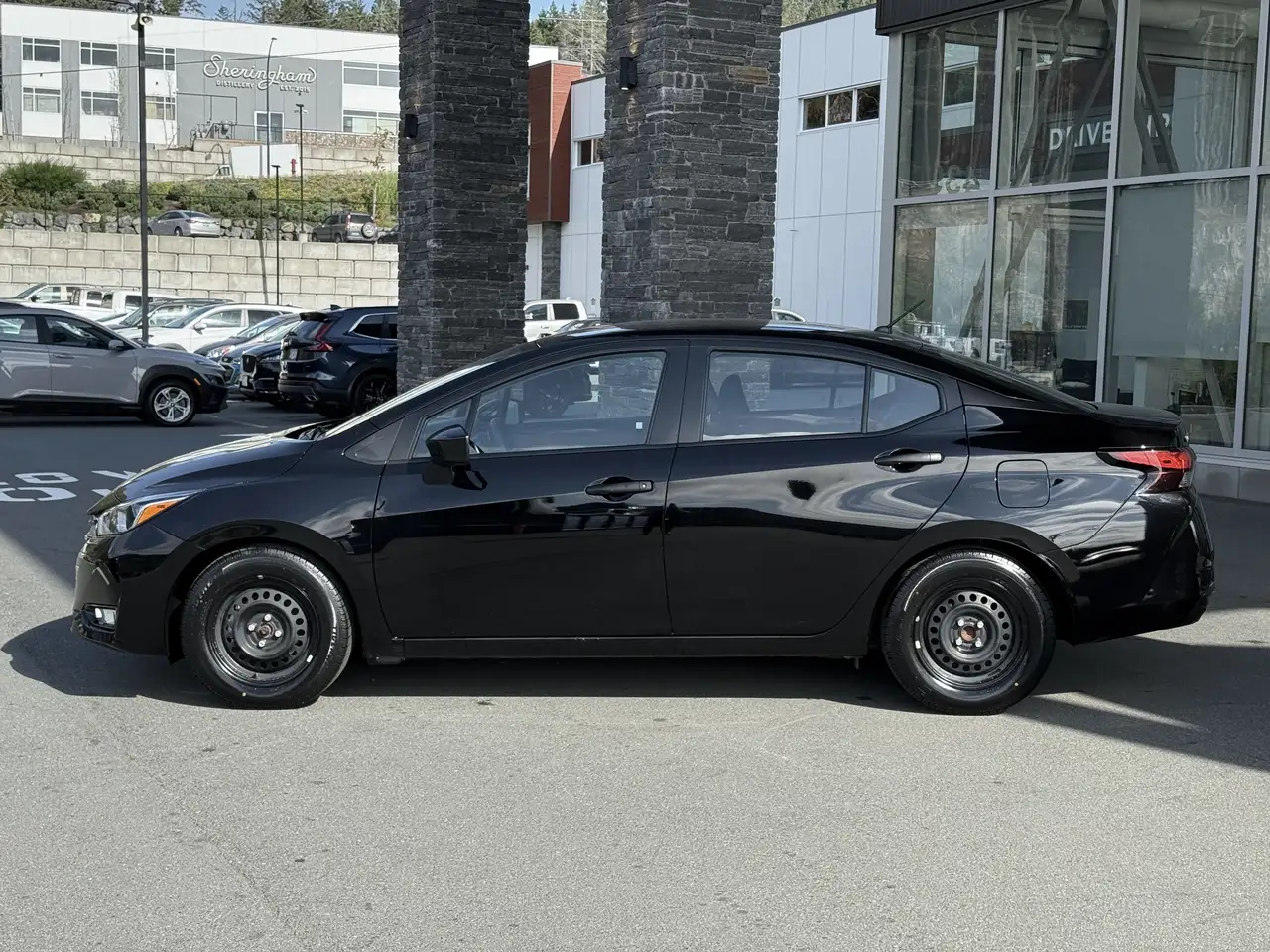 Nissan Versa снимка Nissan Versa